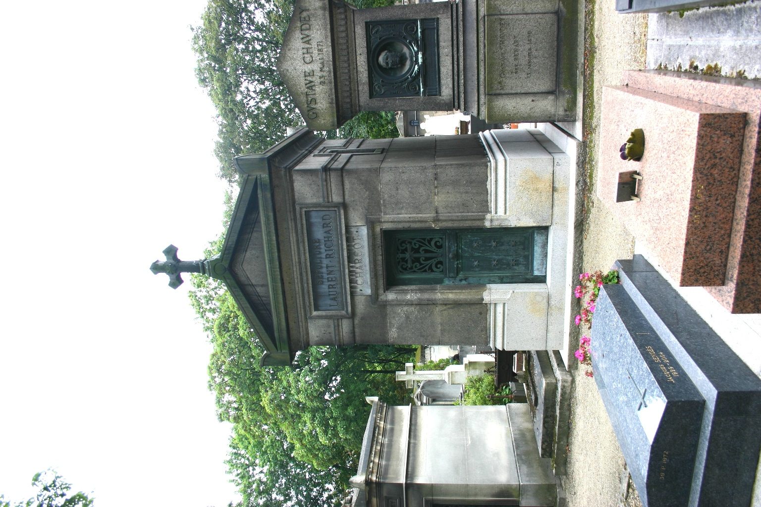 Jean-Martin Charcot's tomb, Montmartre Cemetery, Paris (1).JPG